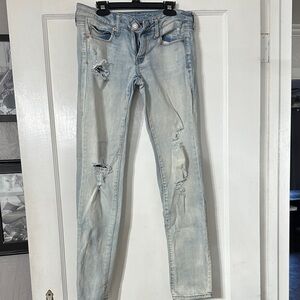 AE Light Wash Distressed Women’s Jeans